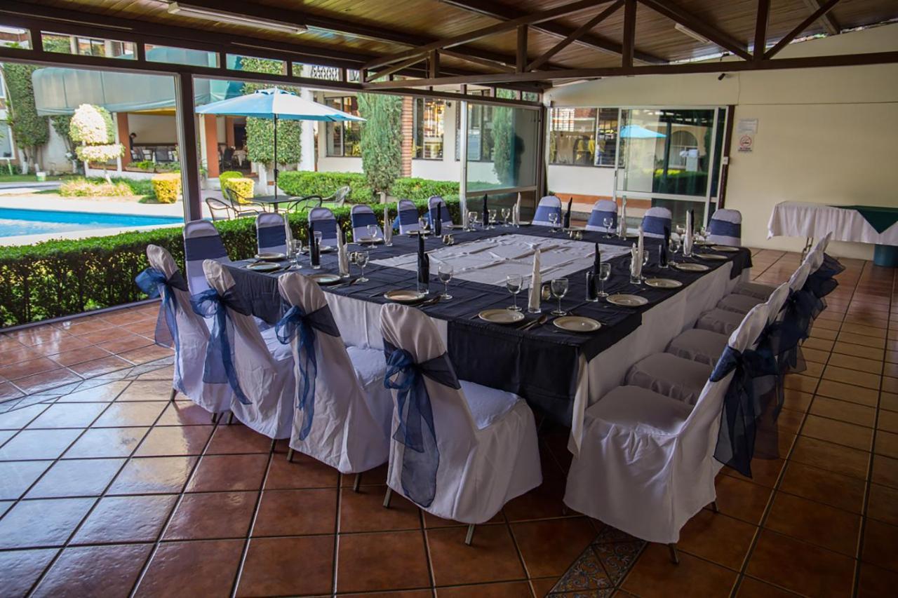 Hotel & Suites Villa Del Sol Morelia Buitenkant foto
