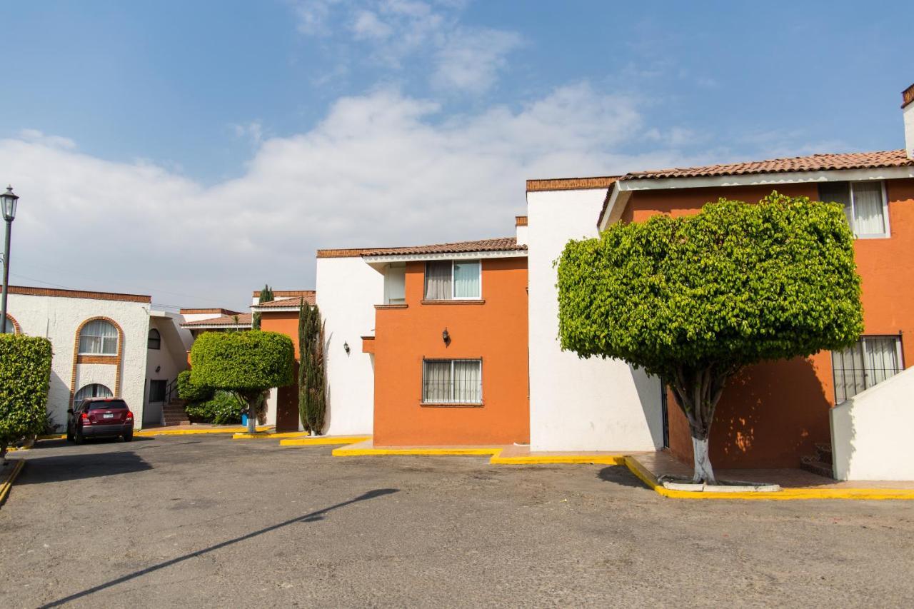Hotel & Suites Villa Del Sol Morelia Buitenkant foto