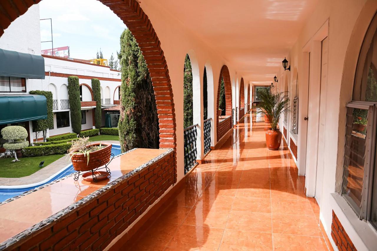Hotel & Suites Villa Del Sol Morelia Buitenkant foto