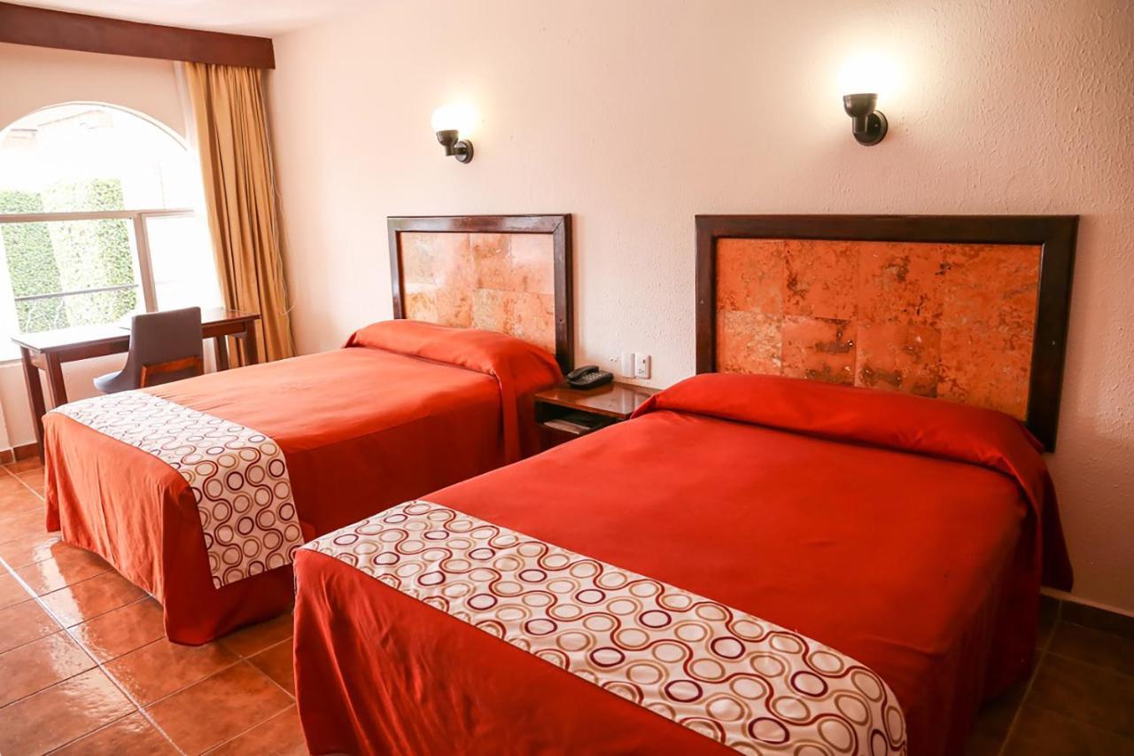 Hotel & Suites Villa Del Sol Morelia Buitenkant foto