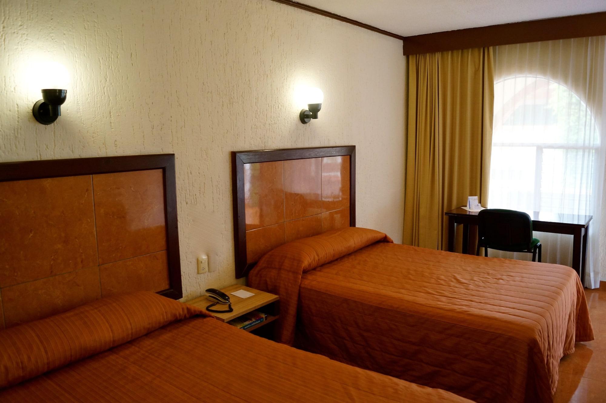 Hotel & Suites Villa Del Sol Morelia Buitenkant foto