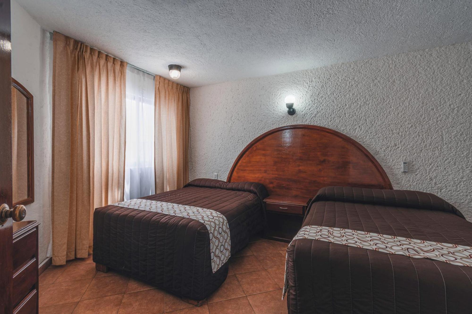 Hotel & Suites Villa Del Sol Morelia Buitenkant foto