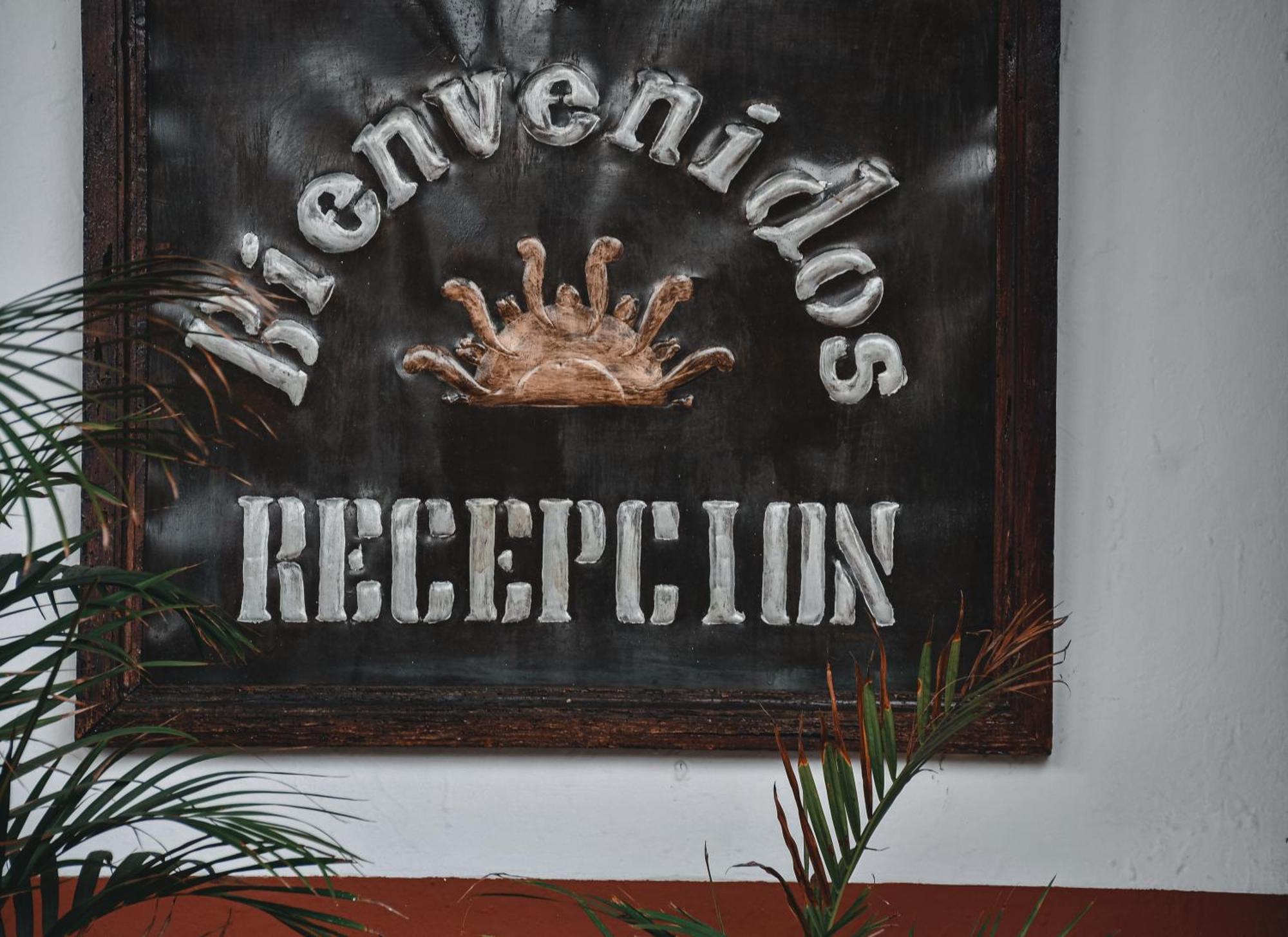 Hotel & Suites Villa Del Sol Morelia Buitenkant foto