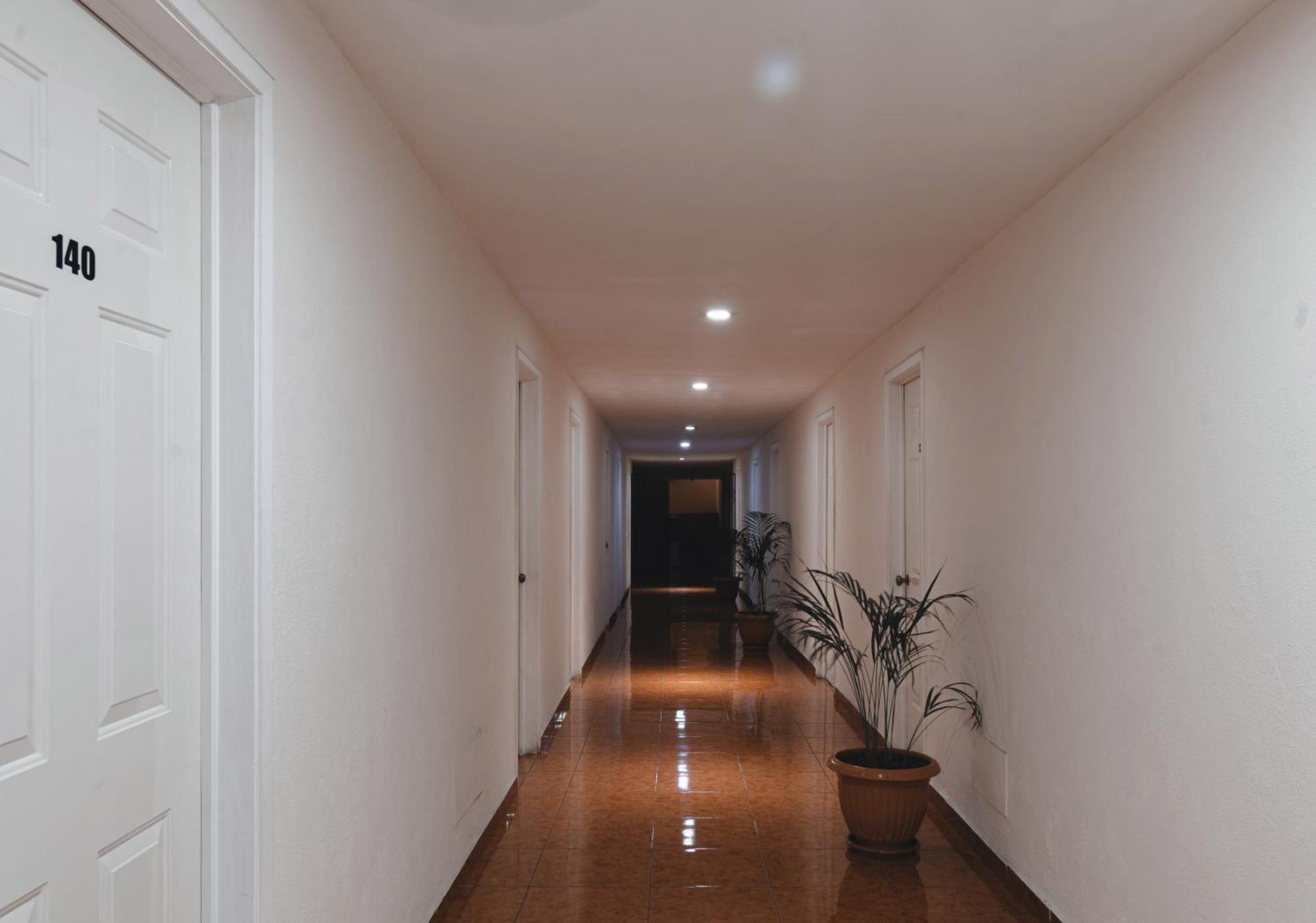 Hotel & Suites Villa Del Sol Morelia Buitenkant foto