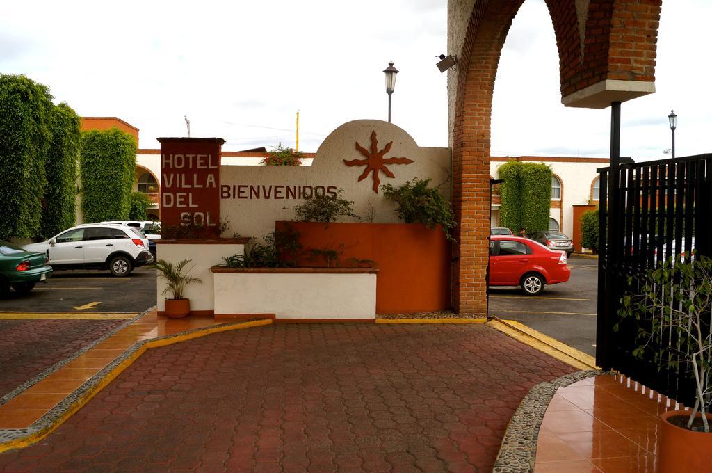 Hotel & Suites Villa Del Sol Morelia Buitenkant foto