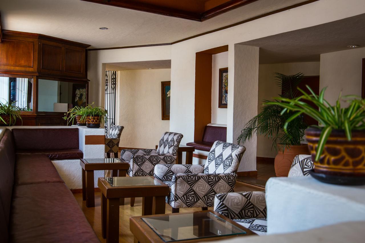 Hotel & Suites Villa Del Sol Morelia Buitenkant foto